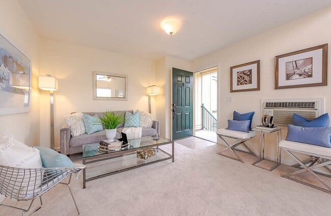 Building Photo - Utilities Paid! Modern Loft-Style Condo wi...