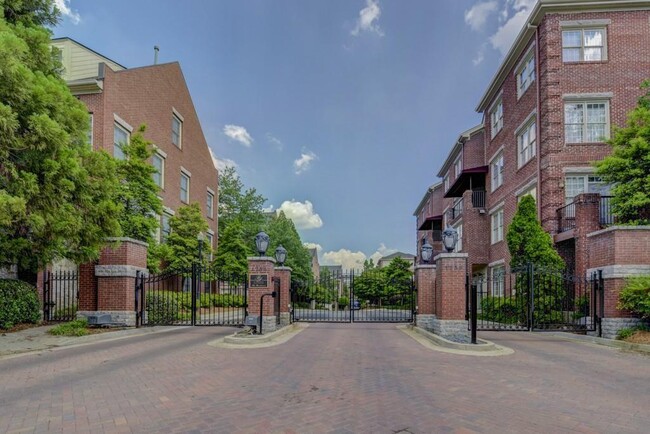 Photo - 1735 Peachtree St NE Condo Unit 528