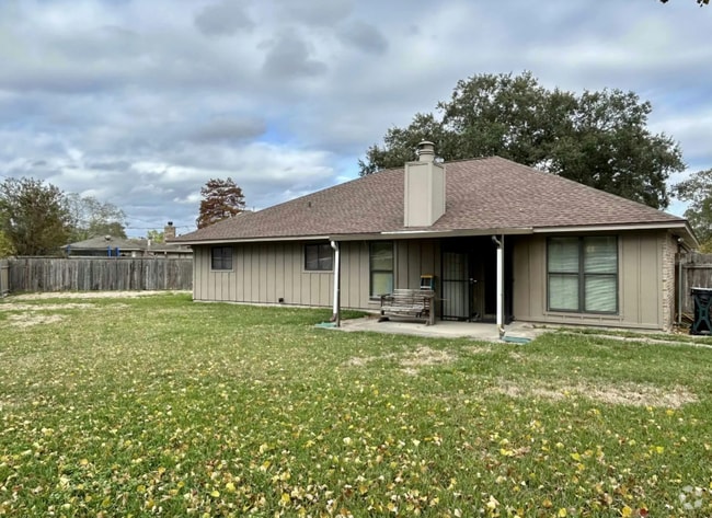 Building Photo - 4895 Taft St Rental