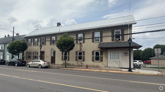 Building Photo - 1 W Main St Rental