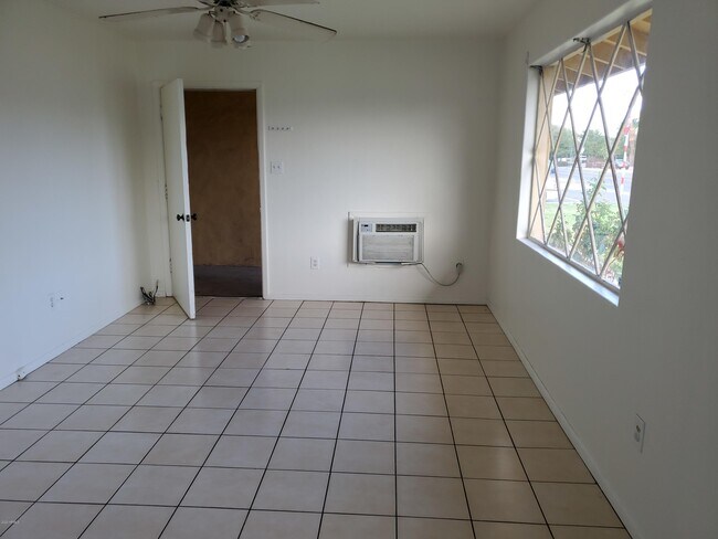 Photo - 2101 E Osborn Rd Unit 2