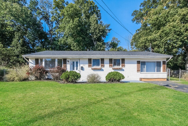 Building Photo - 800 Kenmar Dr Rental