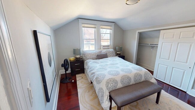 Photo - 1341 Franklin St NE