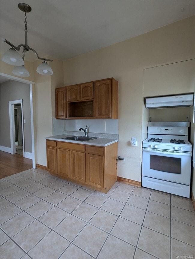 Photo - 2937 Davis St