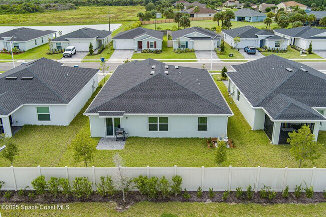 Photo - 825 Dockside Dr SW