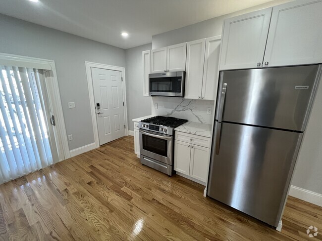 Building Photo - 100 Oxford St Unit 6 Rental