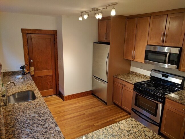 Building Photo - 77 Ardale St Unit 1