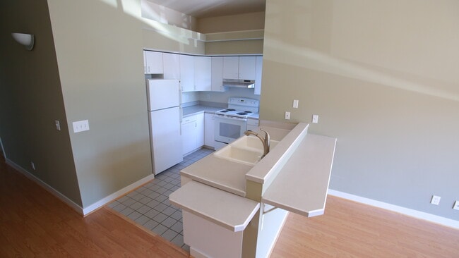 Building Photo - 120 29th Ave Unit 1