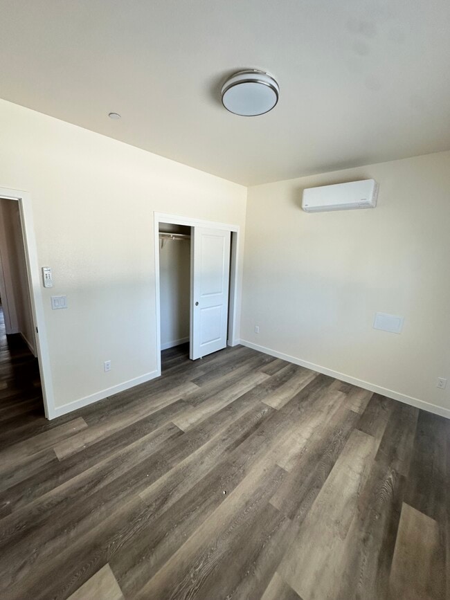 Photo - 7653 Skyway Unidad A