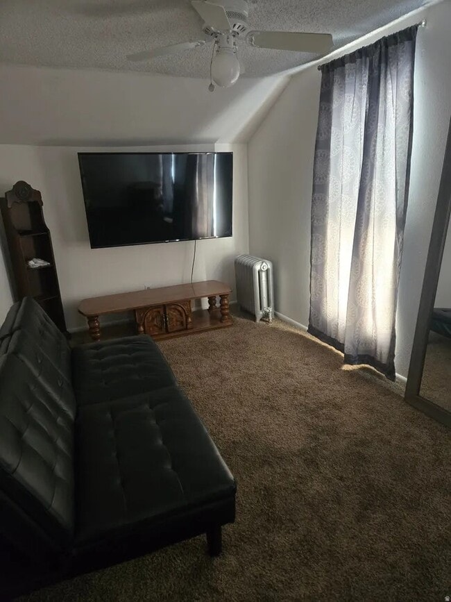 Photo - 82 200 N Unit 3