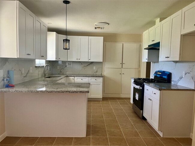 Photo - 122 22nd Ave N