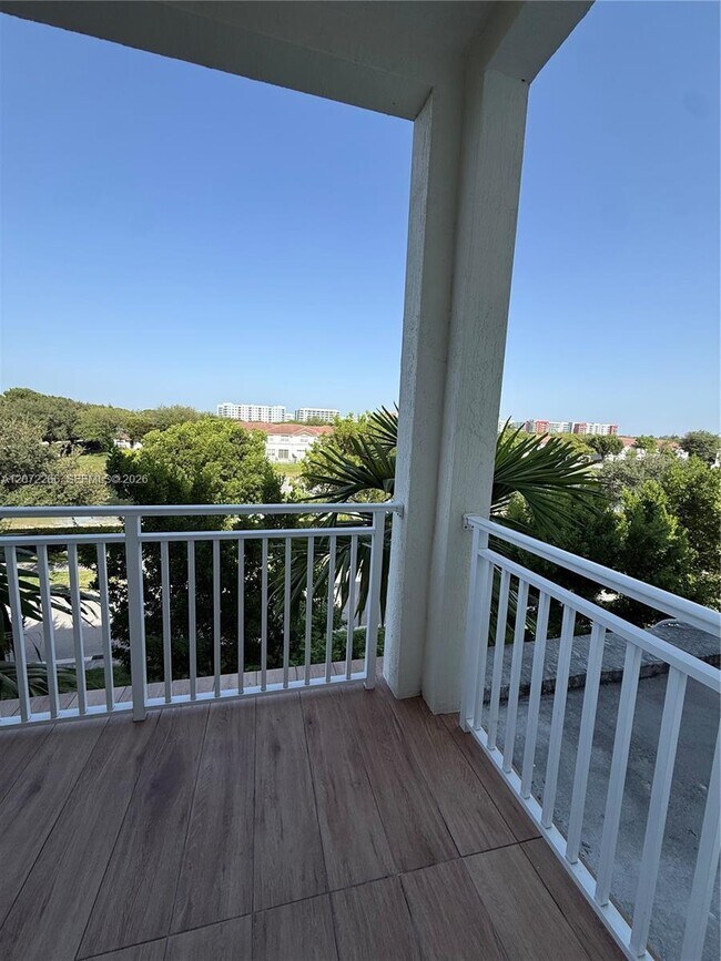 Photo - 10950 NW 82nd St Unit 324