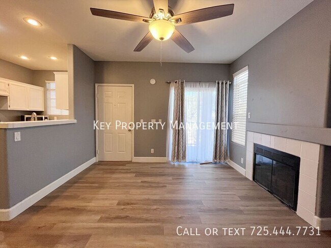 Photo - NEWLY UPGRADED 2 BED 2 BATH UPSTAIRS UNIT ... Unidad #621