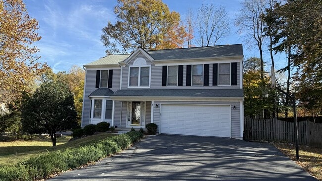 Building Photo - Settlers Landing Colonial Rental