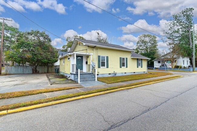 Building Photo - Walkable State Street Gem in the Heart of West Columbia