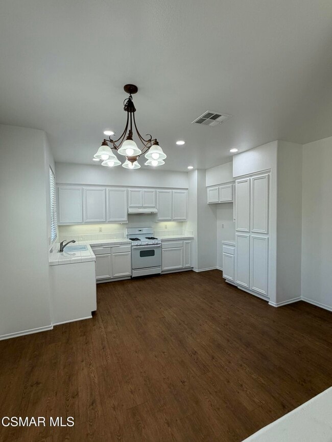 Photo - 1719 Watercrest Way