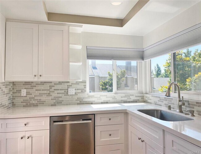 Photo - 80 Windjammer