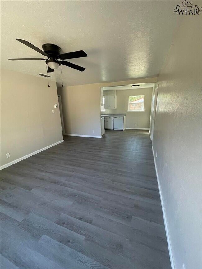 Photo - 5001 Lakefront Dr