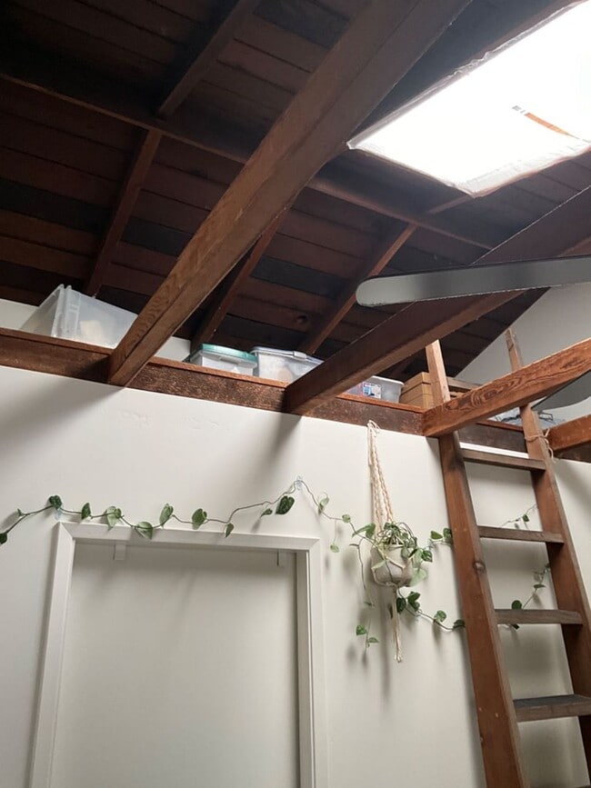 Photo - 1 bed, 1 bath - South Mission Hills neighborhood