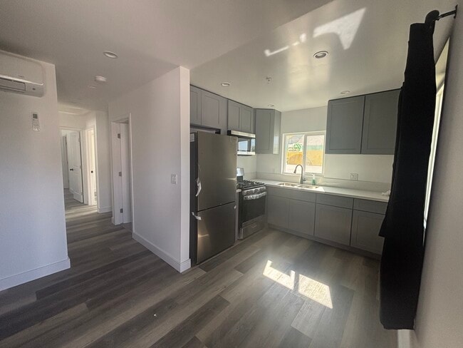 Photo - 3006 S Palm Grove Ave