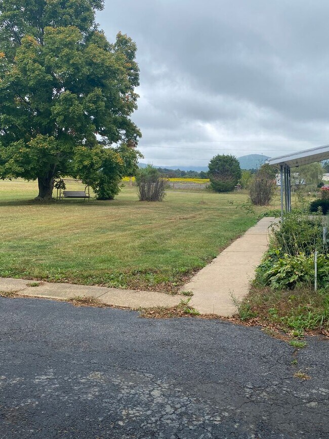 Photo - 20433 Amberson Rd