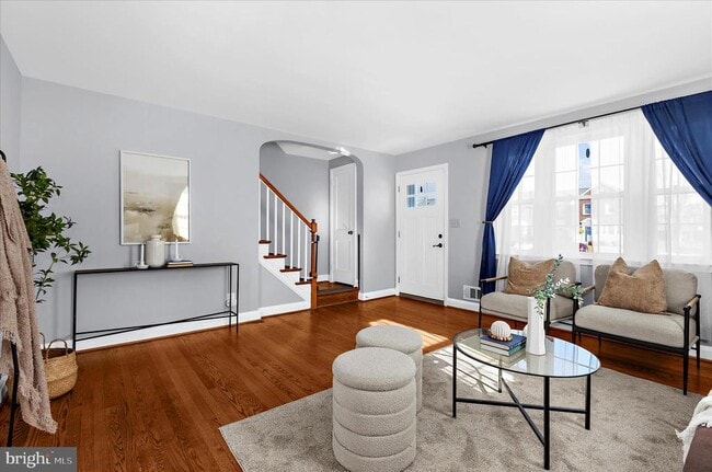 Photo - 312 Small Ct