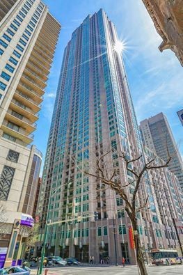 Building Photo - 33 W Ontario St Unit 15C
