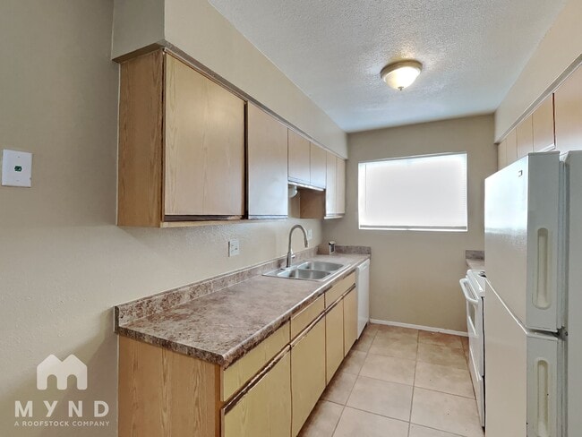 Photo - 260 W 8th Ave Unit 30 Apt 160