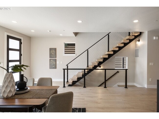 Photo - 617 SW Lobelia St Unidad A