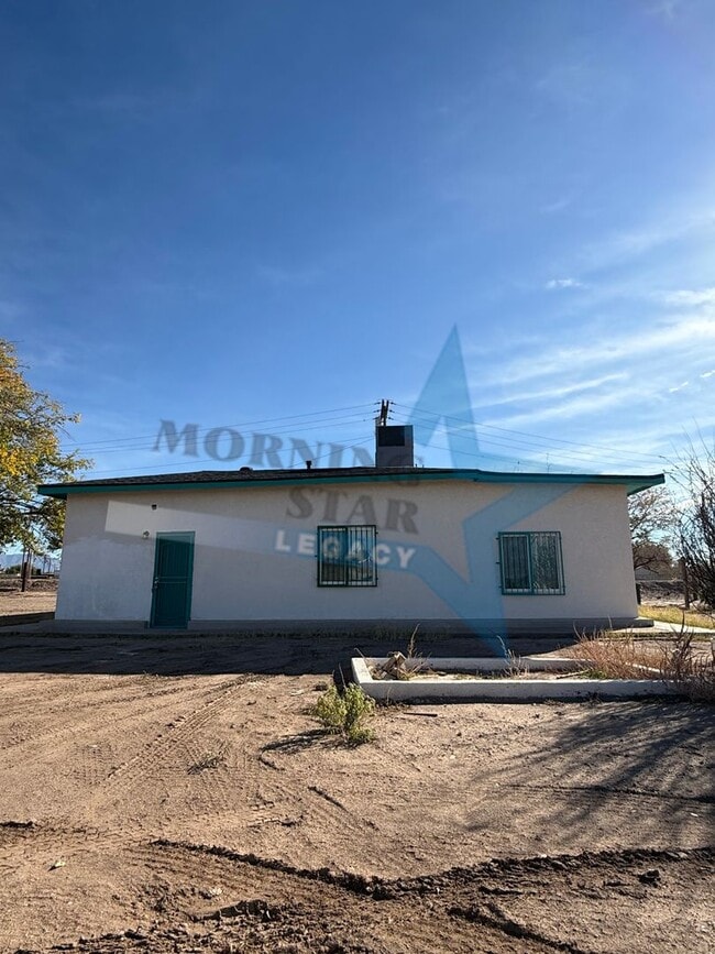 Building Photo - Charming Updated Home w/ Enclosed Yard & Storage