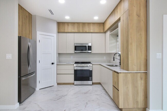 Photo - 2231 Corales St