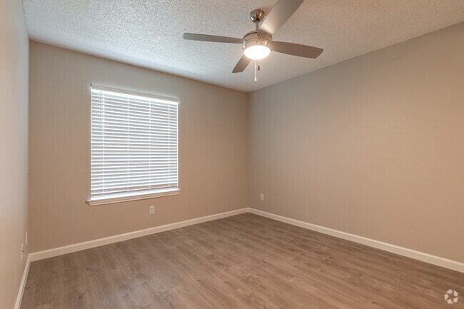 A1R -Bedroom - Fieldcrest Apartments