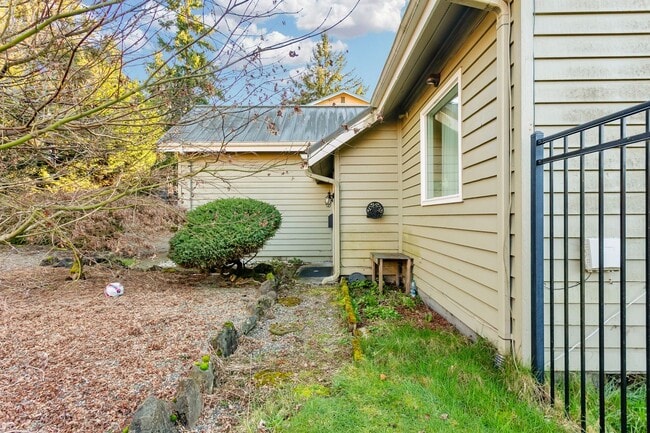 Photo - Spacious Tacoma Home for Rent – Available Now!