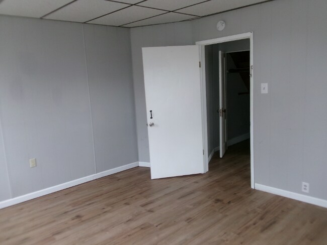 Photo - 302 S College St Unit 2nd floor