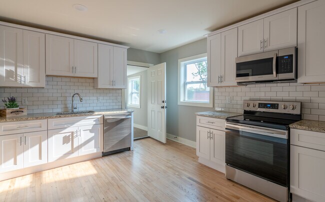 Photo - 625 3rd st #2