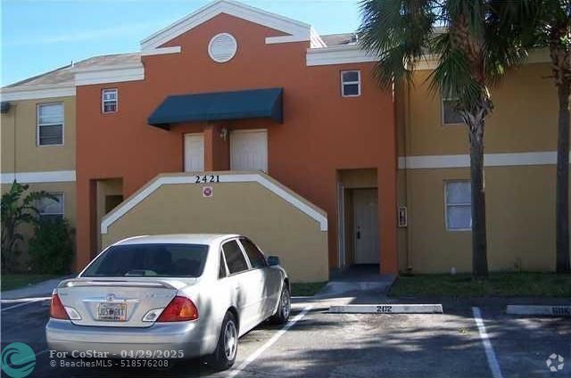 Building Photo - 2421 NW 56th Ave Unit 203 Rental