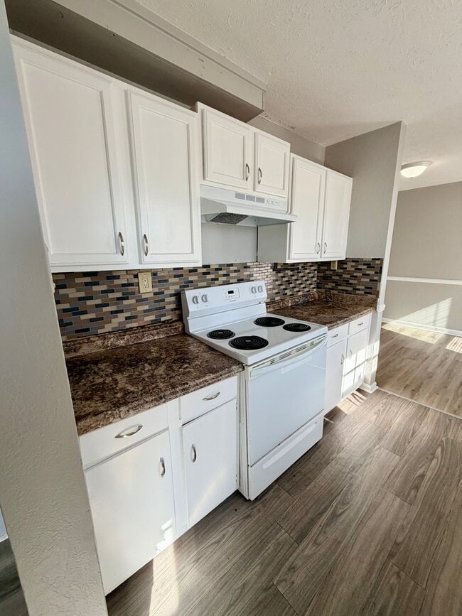 Photo - 2472 Woodhill Dr