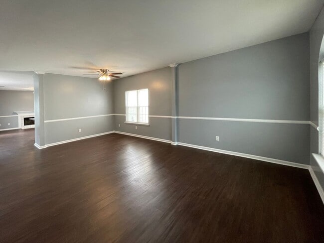 Photo - Lovely Single Family House with New Flooring & Paint! 2-Car Garage