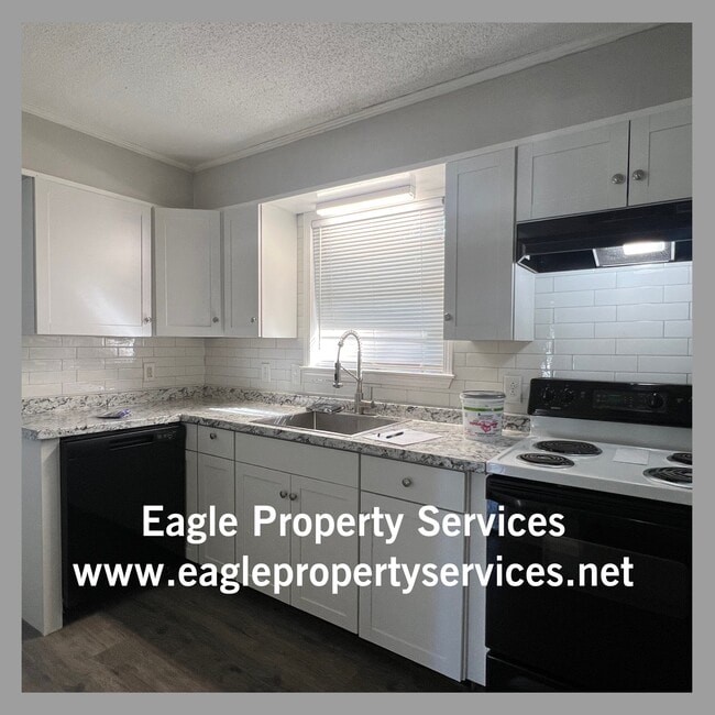 Photo - 211 Frontier Trail NW