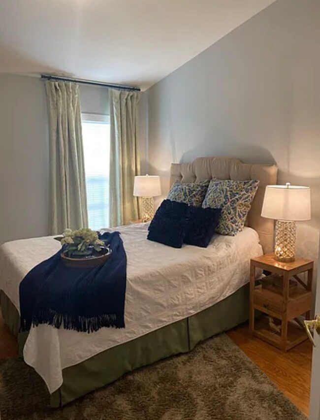 Photo - 960 Hampton Cir