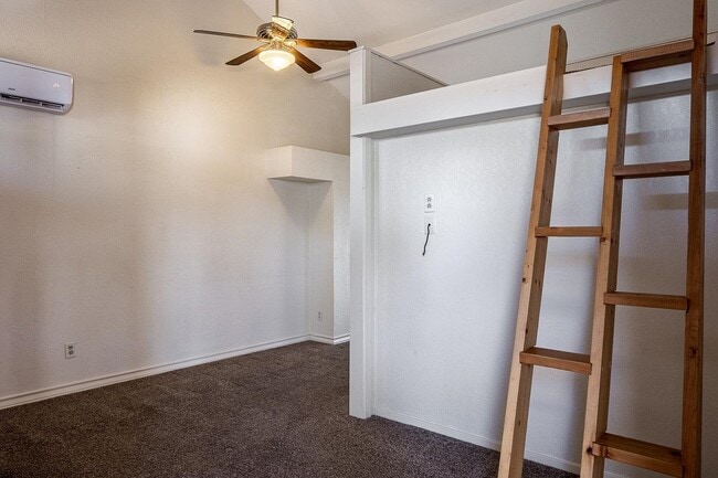 Photo - 214 Miller Dr