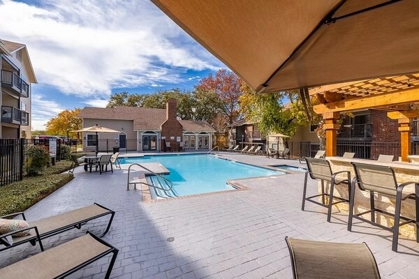 City Crest Apartments