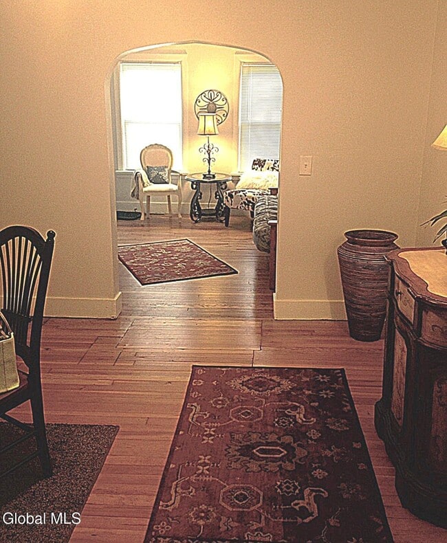 Photo - 164 Clinton St