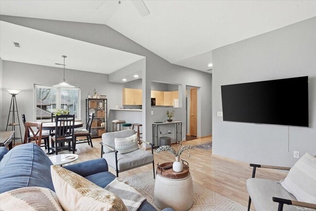 Photo - 1140 E Dayton St