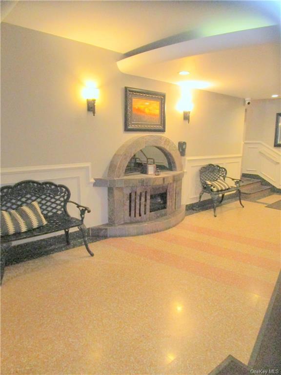 Photo - 595 McLean Ave Unidad 6G