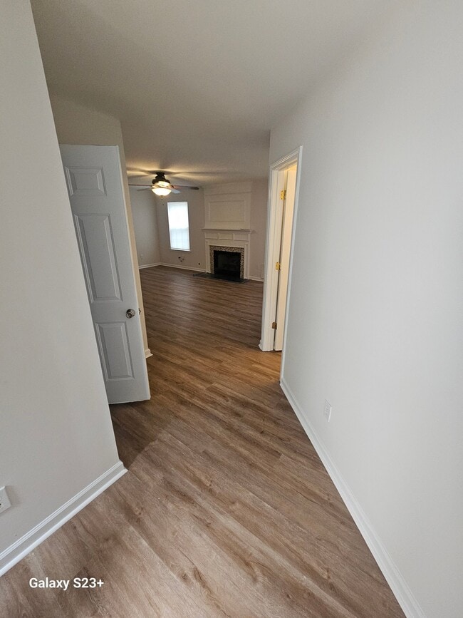 Photo - 304 Oak Cove Dr