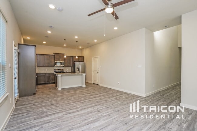 Photo - 9835 Willow Creek Commerce Dr