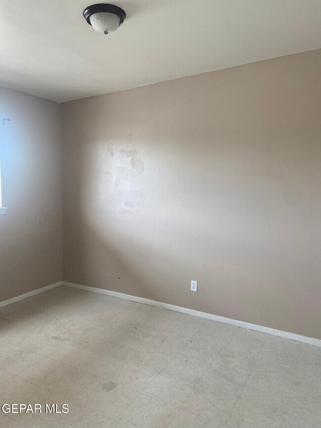 Photo - 417 Gorman St Unidad 4