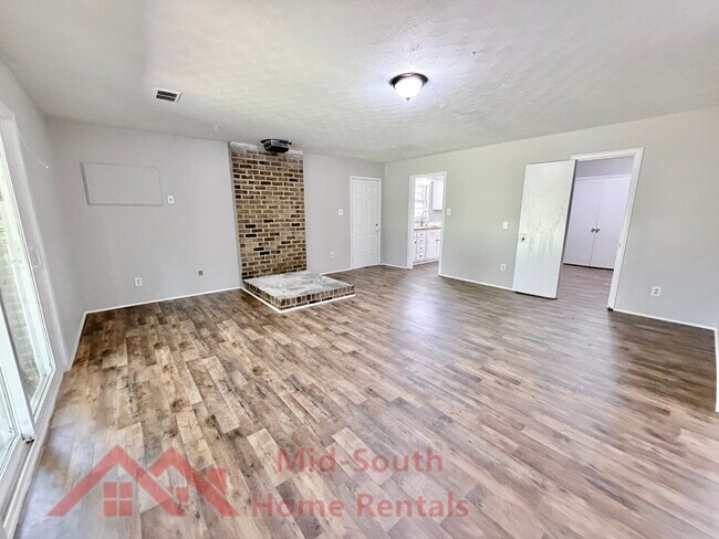 Photo - 3040 S Edgeware Rd