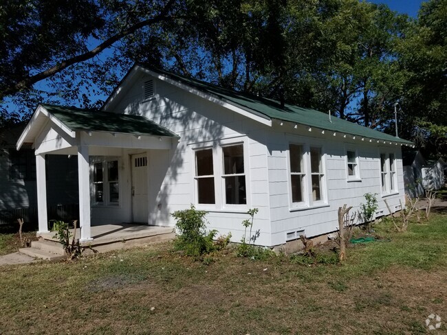 Building Photo - 602 Vernon St Rental